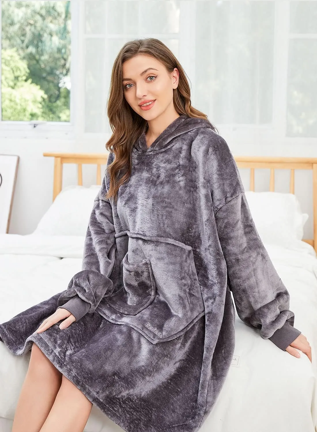 REDESS Blanket Hoodie Sweatshirt, Wearable Blanket Oversized Sherpa with Sleeves and Giant Pocket, Cozy Hoodie for Adult Kids