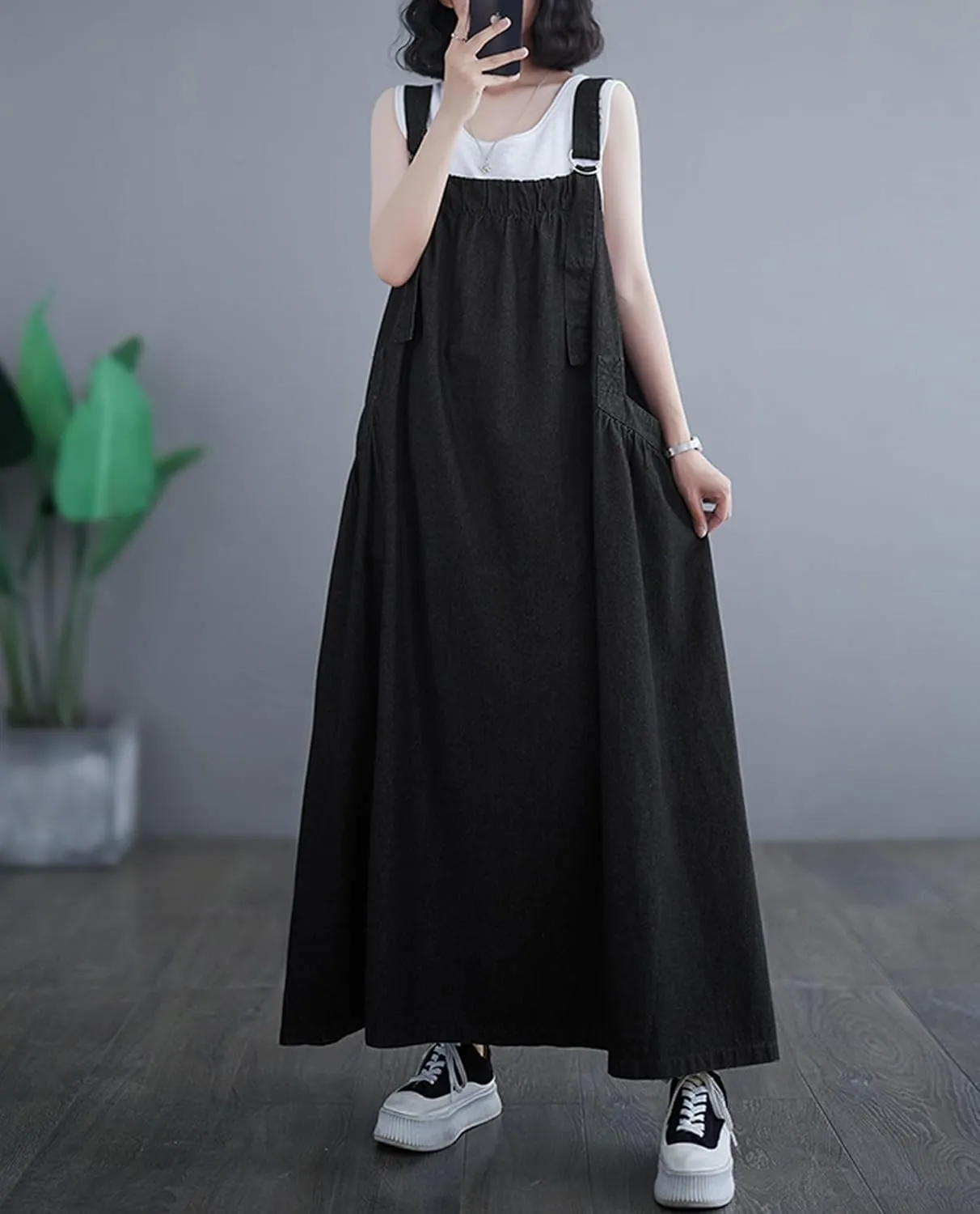 Women's Denim Pullover Casual Loose Sleeveless Adjustable Strap Denim Dress with Pockets and Wide Hem